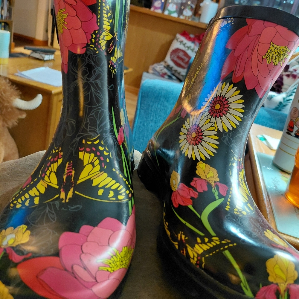 Rainboots  K&W - Picture 5 of 10